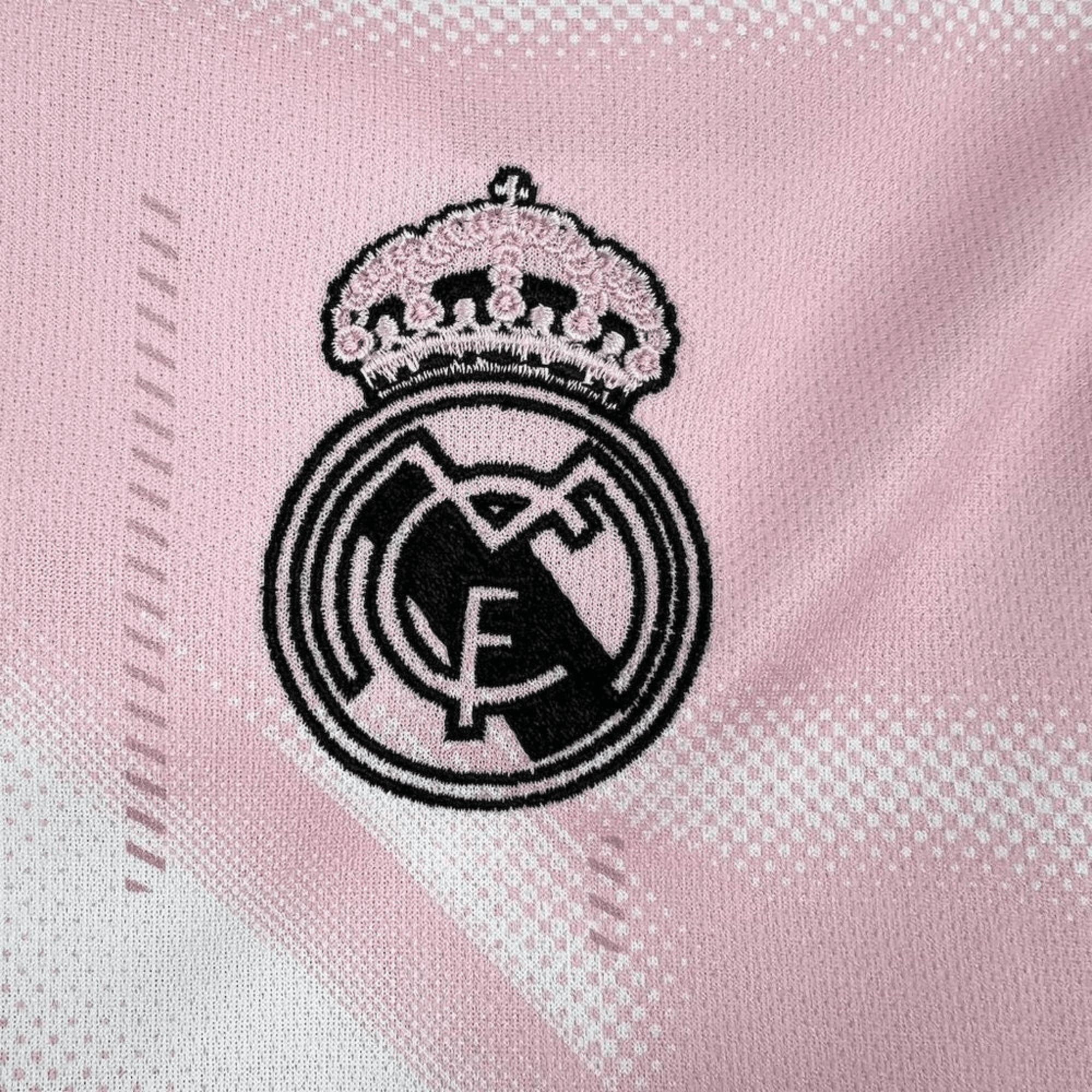 Real Madrid Pink Dream Kit - LockerX