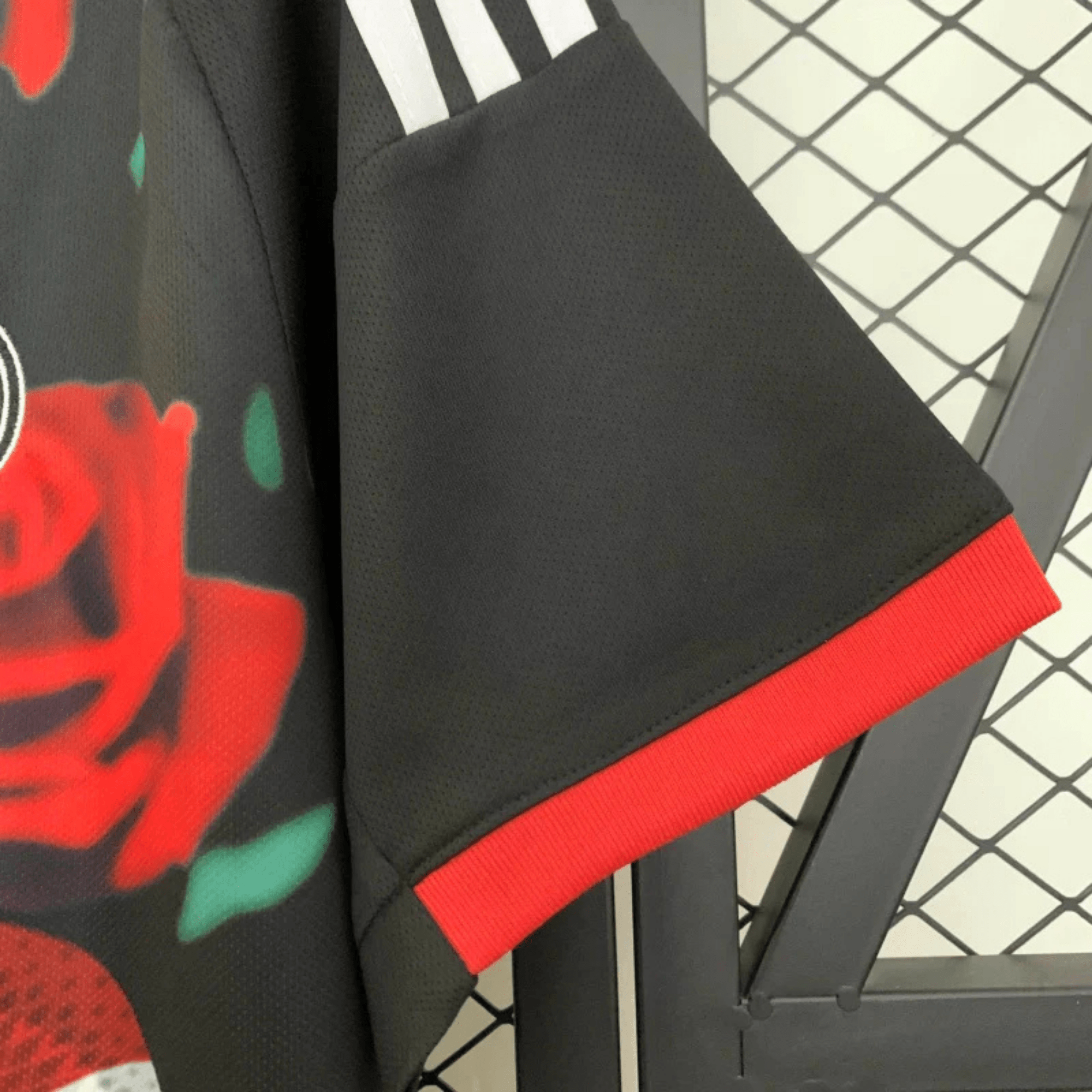 Real Madrid Serpent Rojo Kit - LockerX