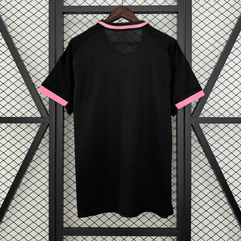 Real Madrid Serpent Rosa Kit - LockerX